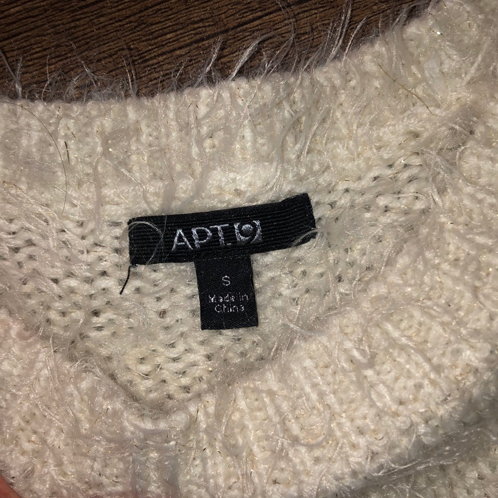 Sweater - Picture 3 of 4